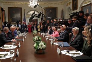 Новини світу - Трамп заявив послу Австралії, що той йому не подбається