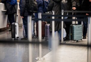 Новини світу - Третій вечір поспіль: аеропорт Вільнюса припинив роботу