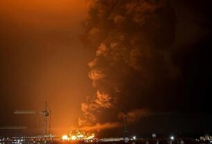 Новини України - У Феодосії уже четверту добу горить нафтобаза