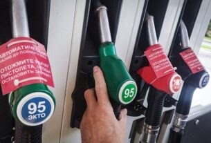 Новини світу - У кількох областях РФ встановили ліміти на продаж бензину