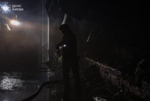 Новини Києва - У Києві майже добу гасили пожежу після удару РФ