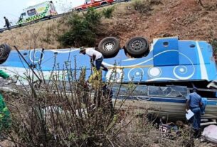 Новини світу - У ПАР перекинувся автобус: загинуло понад 40 людей