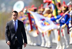 Новини світу - В Еквадорі натовп атакував автомобіль президента