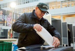 Новини світу - В Нідерландах почались дострокові парламентські вибори