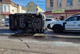 Новини України - В Одесі натовп перекинув мікроавтобус ТЦК