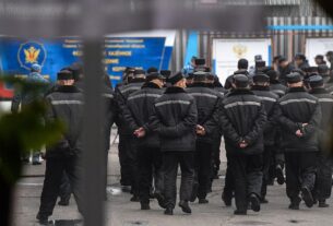 Новини світу - В Росії доходи в'язнів перевищують доходи вчителів - СЗР