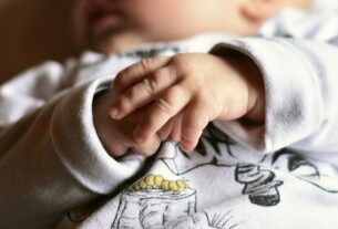 Новини України - З окупації повернули молоду маму з немовлям