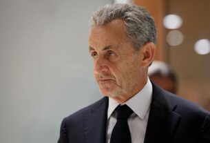 Новини світу - Засуджений колишній президент Франції Саркозі вирушає до в’язниці