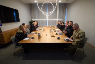 Новини України - Зеленський обговорив з прем'єром Норвегії "стіну дронів"