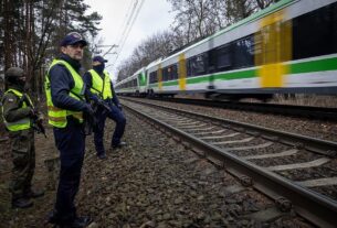 Новини світу - Диверсії в Польщі: в одного з затриманих виявили понад 40 паспортів РФ