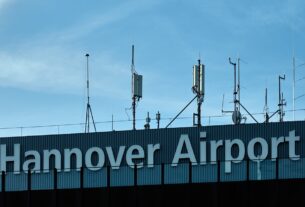 Новини світу - Дрони паралізують роботу трьох аеропортів у Німеччині