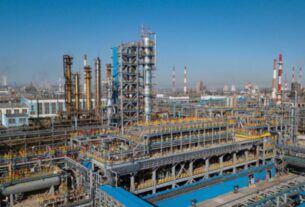 Новини бізнесу - Газпром продасть найбільший нафтохімічний комплекс РФ компанії друга Путіна