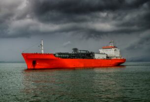 Новини світу - Індія шукає танкери для перевезення нафти з Близького Сходу