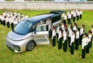 Авто новини - Китайський мінівен встановив рекорд Гіннеса, вмістивши 42 людини