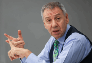 Новини світу - Не "доніс" сам на себе: у РФ політолог-"іноагент" отримав протокол