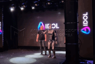 Новини світу - Перший російський людиноподібний робот впав під час презентації