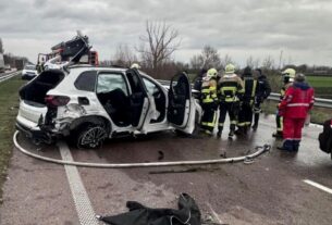 Новини України - Смертельна ДТП під Києвом: BMW кілька разів перекинувся