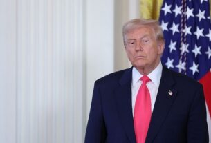 Новини світу - Трамп повідомив про закриття неба над Венесуелою