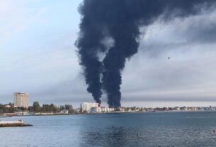 Новини України - У Феодосії вночі лунали вибухи біля нафтобази - соцмережі