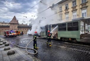 Новини України - У Львові під час руху загорівся трамвай