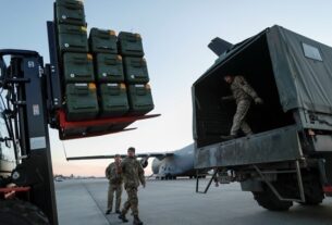 Новини світу - У НАТО заперечили затримку поставок американської зброї Україні