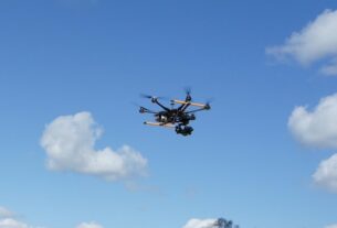 Новини світу - У Швеції дрон облив фарбою віллу торговельної делегації РФ