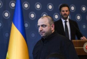 Новини України - Умєров прибув на важливі переговори у Стамбул