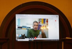 Новини світу - В Грузії Саакашвілі повернули з лікарні до в'язниці