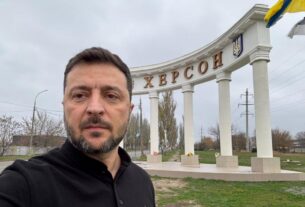 Новини України - Зеленський у Херсоні пообіцяв захист від дронів РФ