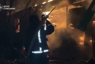 Сумщина: рятувальники гасять пожежі після російських ударів