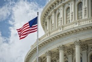 Новини світу - Адміністрація Трампа відкликає майже 30 послів - ЗМІ