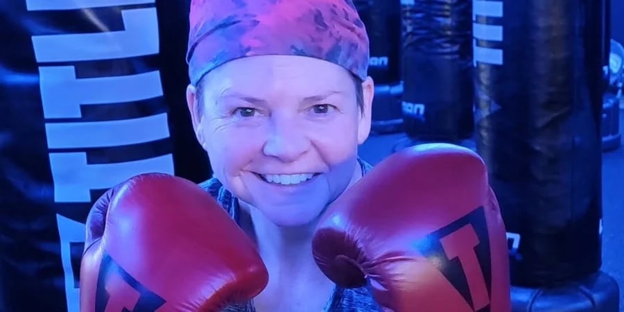 Новини культури - Акторка серіалу Дивовижна місіс Мейзел Венні Алтон Девіс загинула в ДТП