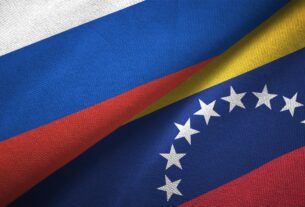 Новини світу - AP: РФ почала евакуацію сімей співробітників посольства у Венесуелі