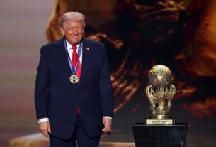 Новини спорту - Дональд Трамп удостоївся честі стати володарем футбольної Премії миру