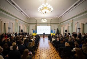 Володимир Зеленський привітав дипломатичних працівників із професійним святом