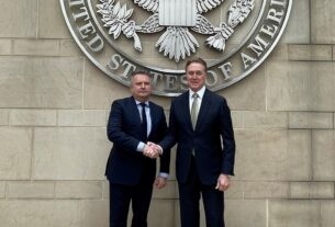 Новини України - Кислиця прибув на переговори до Китаю