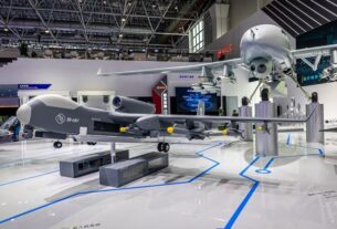 Новини світу - Китай вперше запустив "авіаносець дронів" - ЗМІ