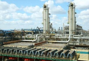 Новини світу - Найбільший ГПЗ Росії атакували дрони СБУ - медіа