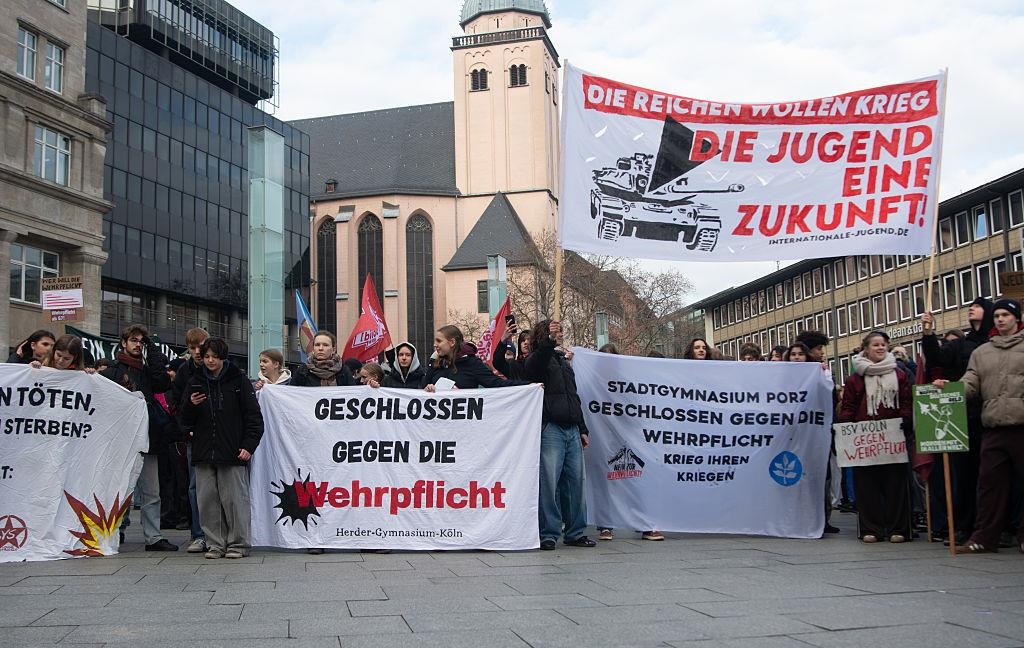 Новини світу - Німецькі студенти почали протести проти відновлення військової служби