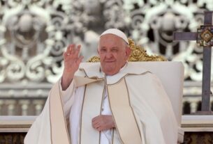 Новини України - Папа Франциск заповів частину своїх грошей Україні