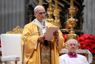 Новини світу - Папа Лев XIV розкритикував "спотворену економіку"