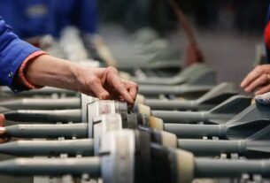 Новини світу - Росія вчетверо збільшила військові витрати з 2021-го - розвідка