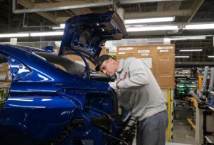 Новини світу - Росіян задумали масово пересадити на вітчизняні авто