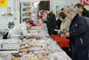 Новини світу - Росіяни економлять на їжі: виробництво скоротилося вперше за 15 років