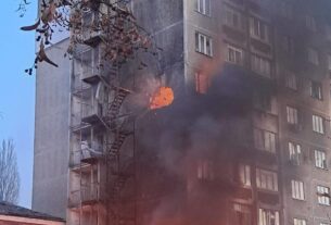 Новини України - Росіяни влучили в багатоповерховий будинок у Чернігові