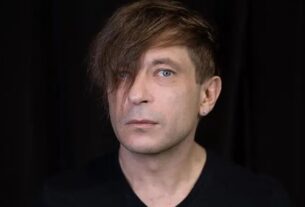 Новини культури - Російський співак перерахував гроші українцям