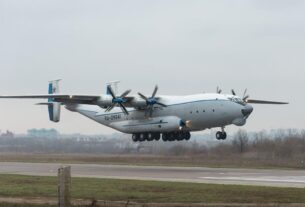 Новини світу - Розвалився в повітрі. Падіння літака в Росії