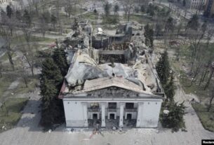 Новини світу - "Танці на кістках": МЗС різко відреагувало на захід у Маріуполі