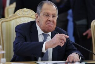 Новини політики - Тоталітаризм хвилюється за демократію: РФ штовхає Україну до виборів