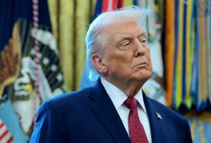 Новини світу - Трамп поговорив телефоном із Путіним